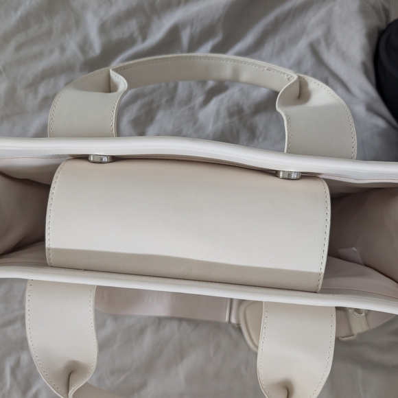 Steve Madden White Tote Bag - Picture 7 of 10